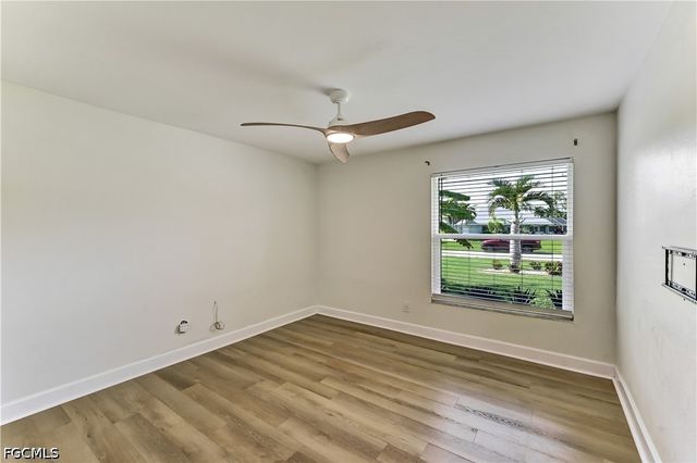 905 SW 52nd ST, Cape Coral, FL 33914