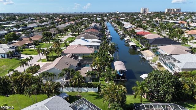 905 SW 52nd ST, Cape Coral, FL 33914