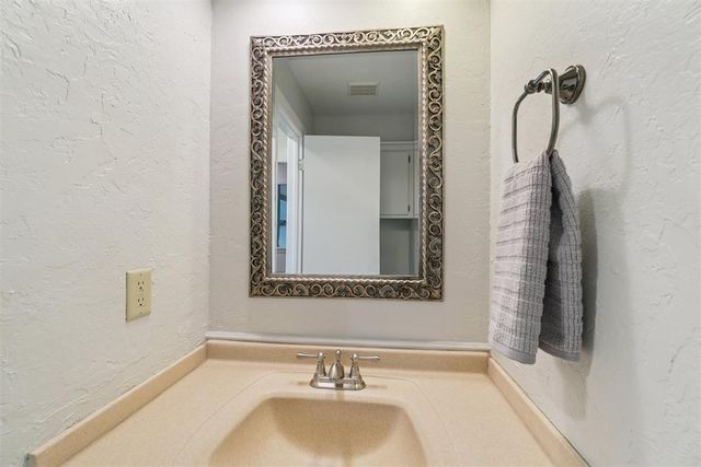 1208 Cedar Ridge Road, Edmond, OK 73013