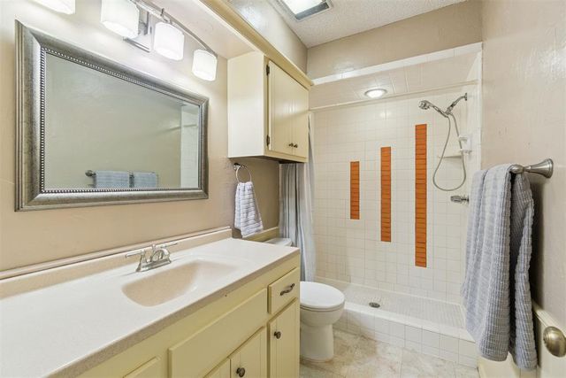 1208 Cedar Ridge Road, Edmond, OK 73013