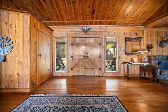 169 Cheyenne, Zavalla, TX 75980