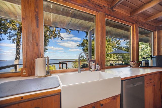 169 Cheyenne, Zavalla, TX 75980