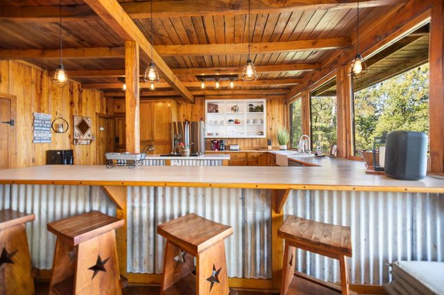 169 Cheyenne, Zavalla, TX 75980