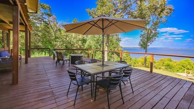 169 Cheyenne, Zavalla, TX 75980