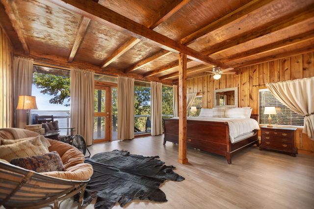 169 Cheyenne, Zavalla, TX 75980