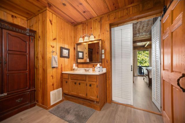 169 Cheyenne, Zavalla, TX 75980