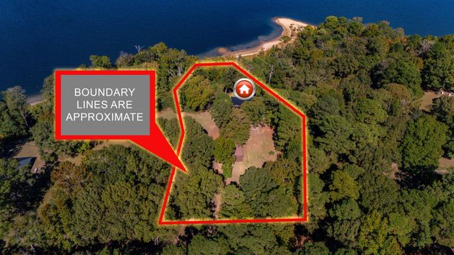 169 Cheyenne, Zavalla, TX 75980