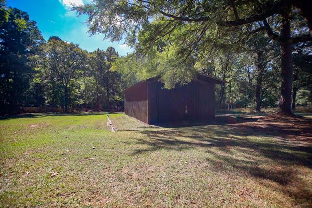 169 Cheyenne, Zavalla, TX 75980