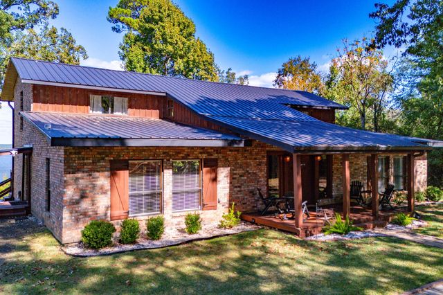 169 Cheyenne, Zavalla, TX 75980