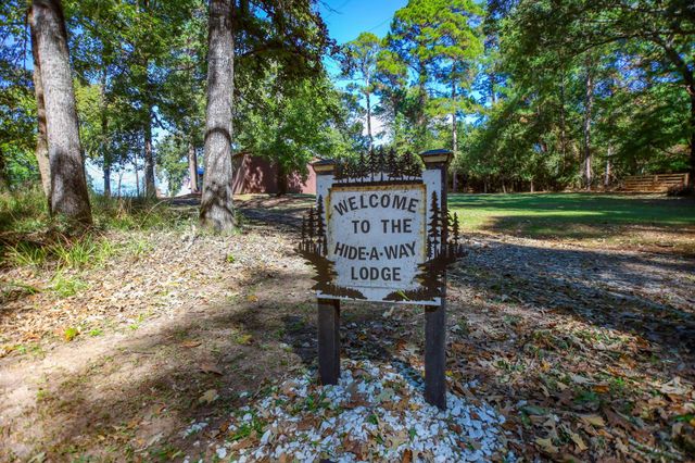 169 Cheyenne, Zavalla, TX 75980