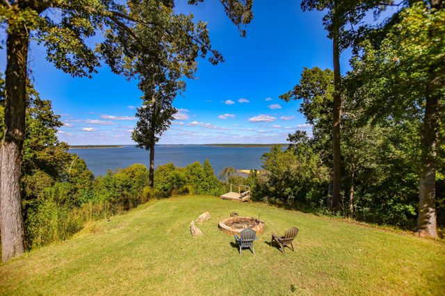 169 Cheyenne, Zavalla, TX 75980