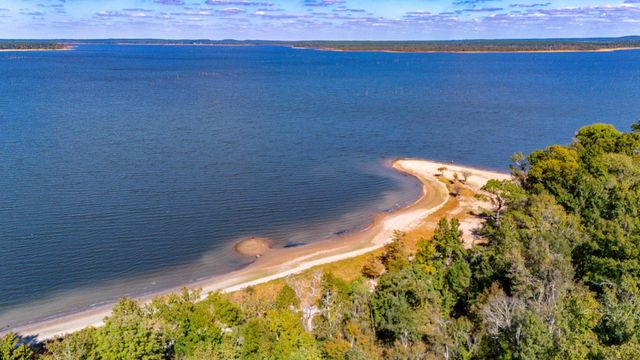 169 Cheyenne, Zavalla, TX 75980