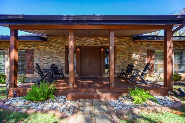 169 Cheyenne, Zavalla, TX 75980