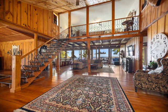 169 Cheyenne, Zavalla, TX 75980