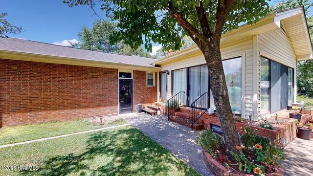 604 N Pinecrest Drive, Goldsboro, NC 27534