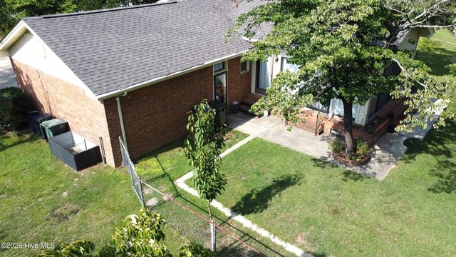604 N Pinecrest Drive, Goldsboro, NC 27534