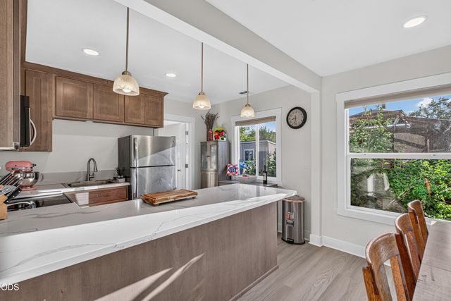 247 Berrydale Avenue, Medford, OR 97501