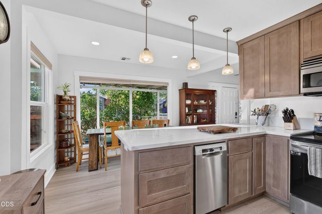 247 Berrydale Avenue, Medford, OR 97501