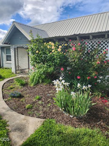 247 Berrydale Avenue, Medford, OR 97501