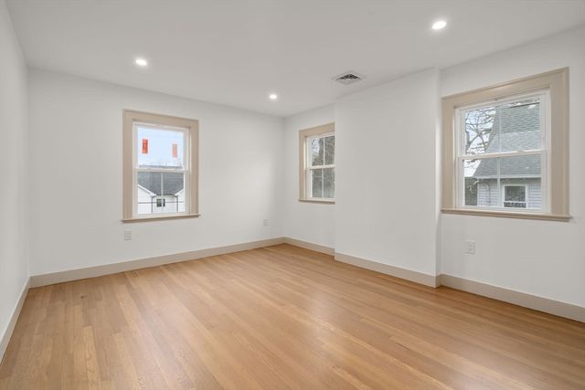 36 Kenilworth Rd, Arlington, MA 02476