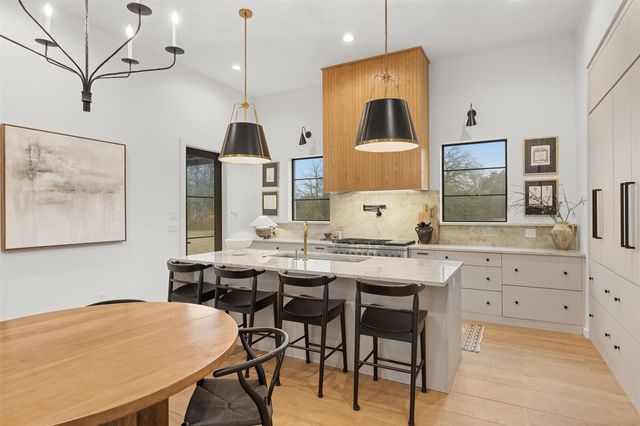 432 S Garrett Circle, Bellville, TX 77418