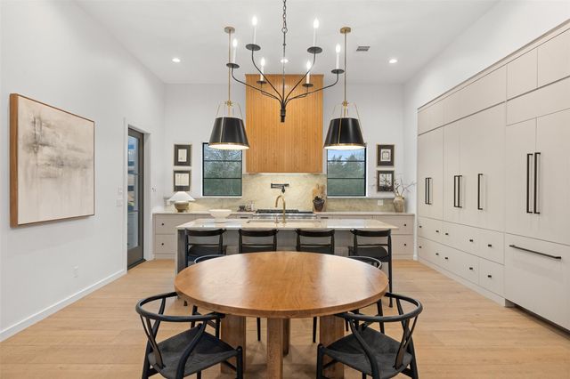 432 S Garrett Circle, Bellville, TX 77418