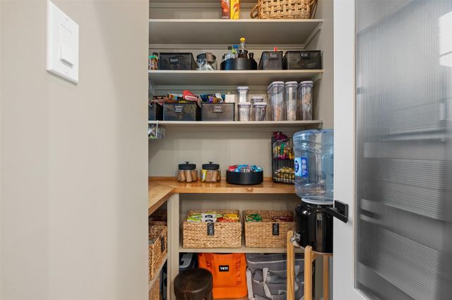 432 S Garrett Circle, Bellville, TX 77418