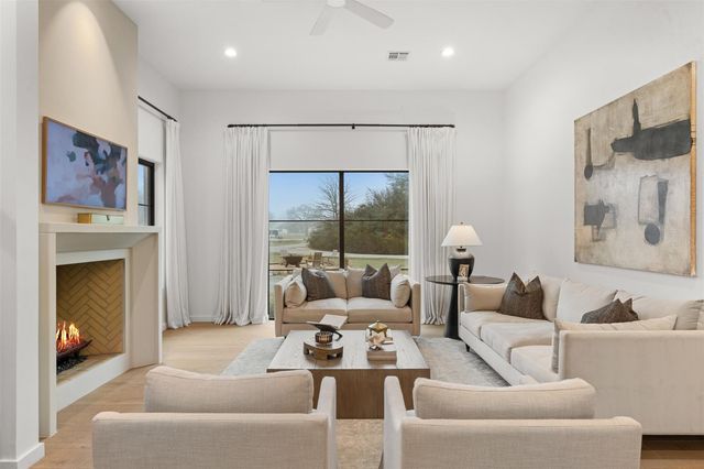 432 S Garrett Circle, Bellville, TX 77418