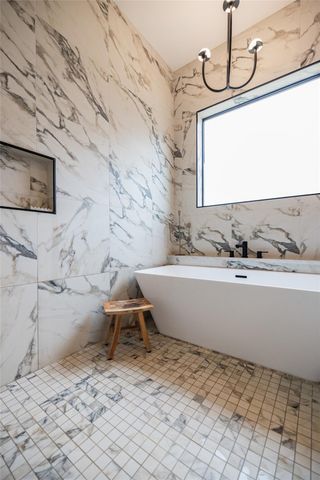 432 S Garrett Circle, Bellville, TX 77418