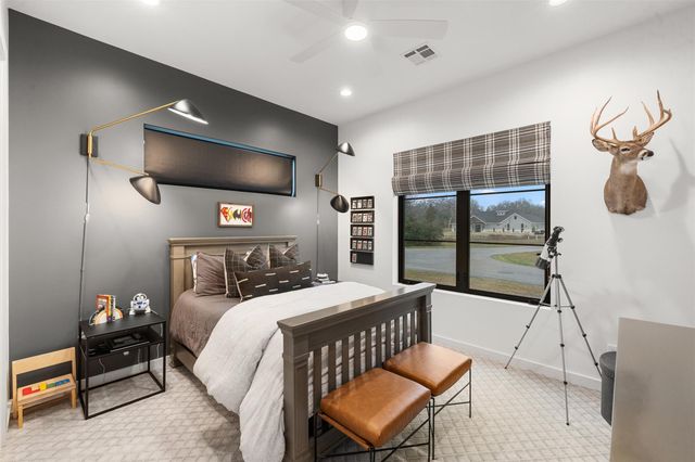 432 S Garrett Circle, Bellville, TX 77418