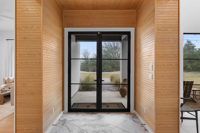 432 S Garrett Circle, Bellville, TX 77418