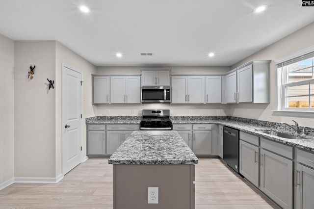 532 Edgetree Drive, Hopkins, SC 29061