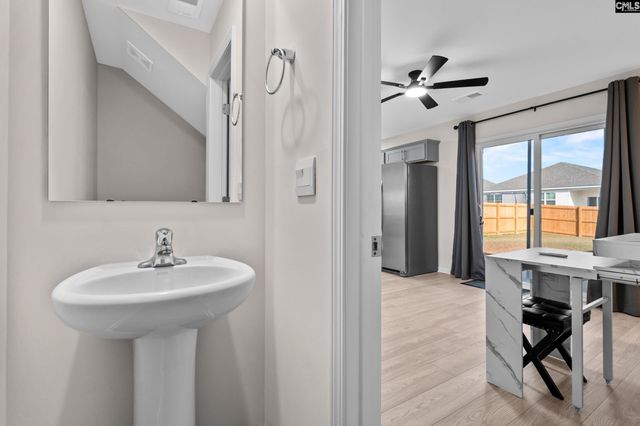 532 Edgetree Drive, Hopkins, SC 29061