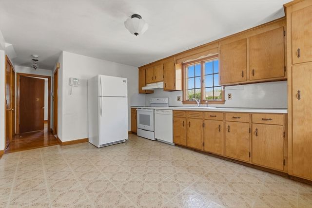 144 Tremont St, Peabody, MA 01960