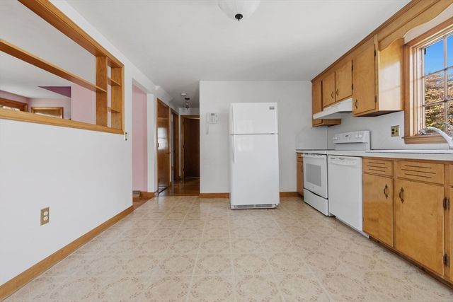 144 Tremont St, Peabody, MA 01960