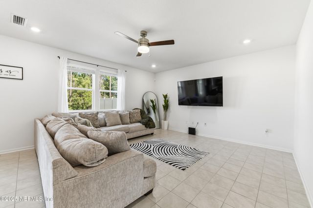 11183 STAPLETON Drive, Jacksonville, FL 32222