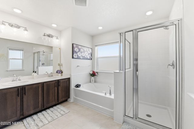 11183 STAPLETON Drive, Jacksonville, FL 32222