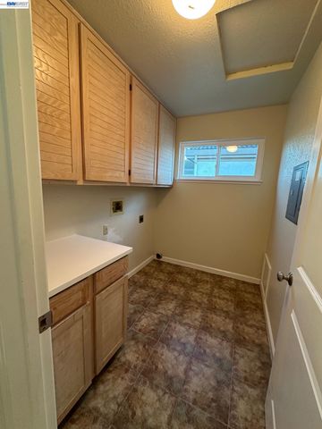 912 Vista Pointe Dr, San Ramon, CA 94582