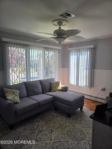 7 Augusta Court, Toms River, NJ 08757