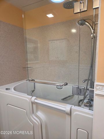 7 Augusta Court, Toms River, NJ 08757