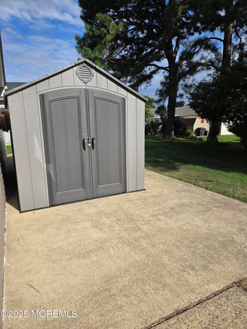 7 Augusta Court, Toms River, NJ 08757