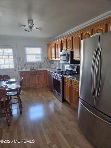 7 Augusta Court, Toms River, NJ 08757