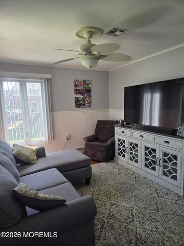 7 Augusta Court, Toms River, NJ 08757