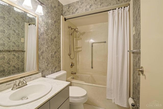 5339 Hickory Trail Lane, Blue Ash, OH 45242