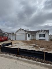 444 Live Oak Lane, Poplar Grove, IL 61065