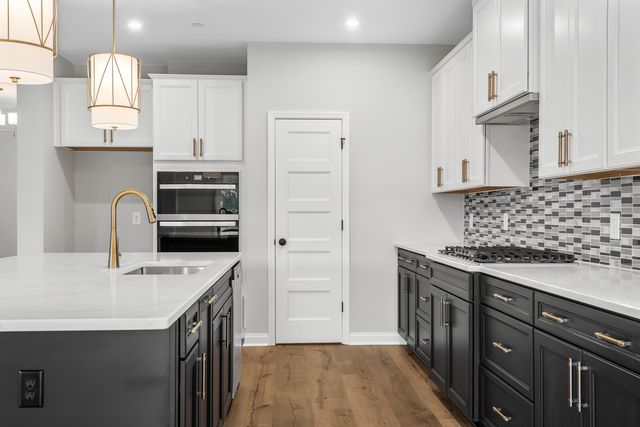 1048 Cherry Tree Dr, Mount Juliet, TN 37122
