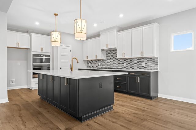 1048 Cherry Tree Dr, Mount Juliet, TN 37122