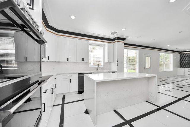11502 Valley Pike Court, Sugar Land, TX 77498