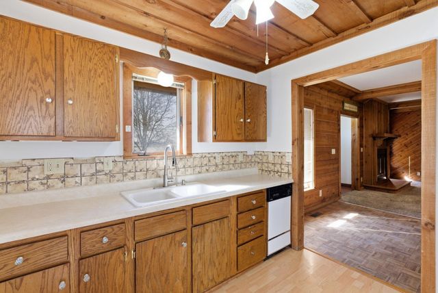 718 E Kechi Rd, Kechi, KS 67067