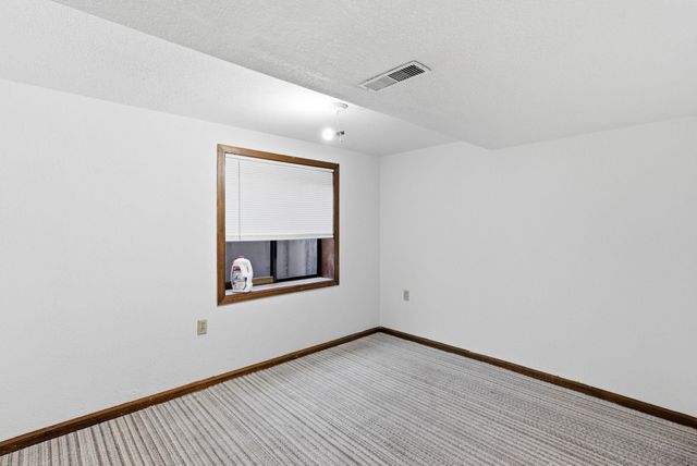 718 E Kechi Rd, Kechi, KS 67067